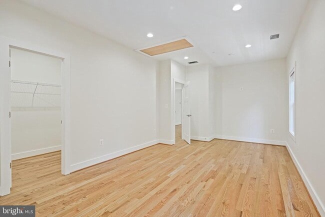 Building Photo - 922 Waterview Dr