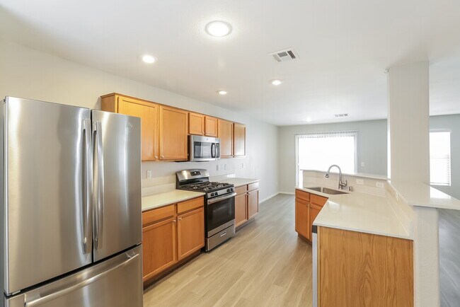 Building Photo - 996 Pleasant Run Ct