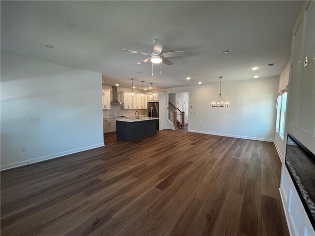 Building Photo - 202 Summit Ave SE