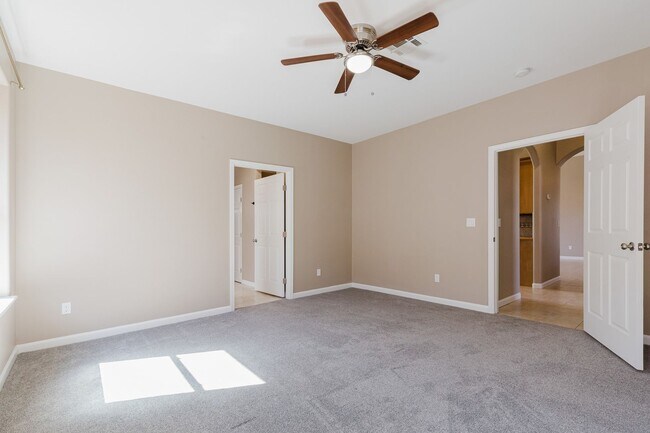Building Photo - 4060 Wood Loop