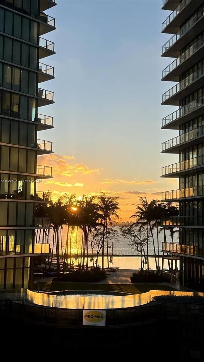 Building Photo - 501 NE 31st St