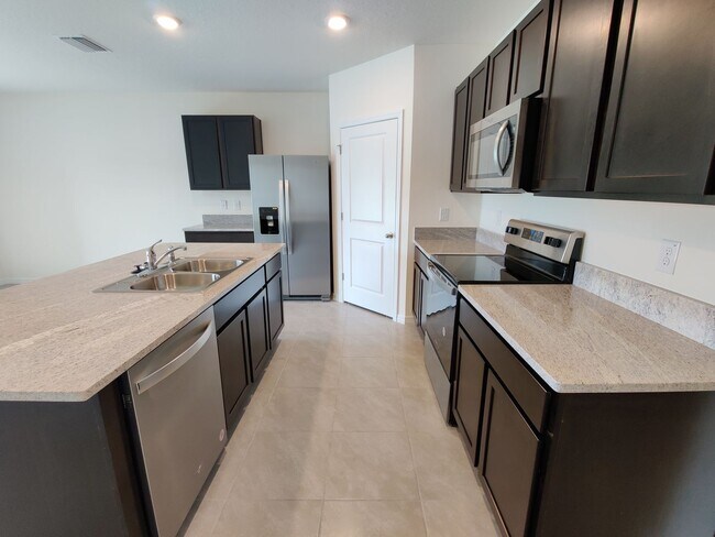 Building Photo - 8851 Bower Bass Cir