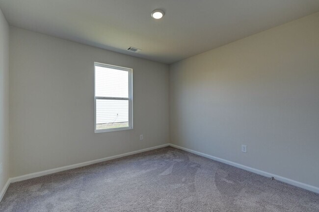 Building Photo - 220 Ingleby Rd