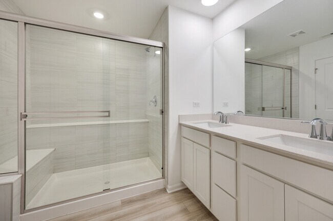 Building Photo - 553 Wolverine Dr