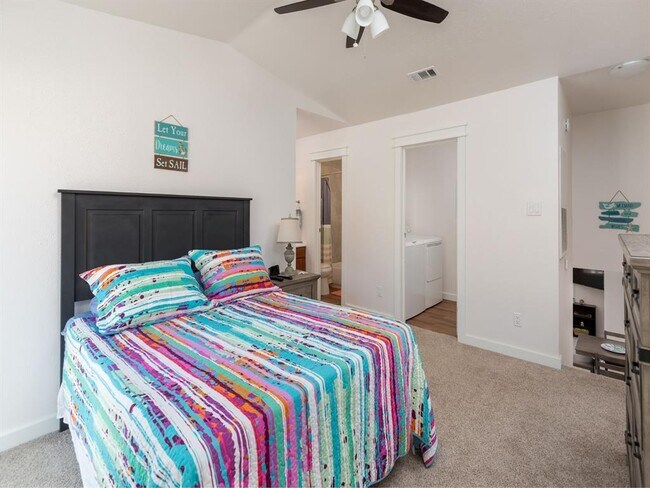 Building Photo - 3506 Cove View Blvd