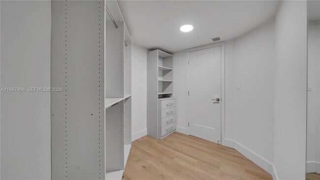 Building Photo - 555 NE 34th St