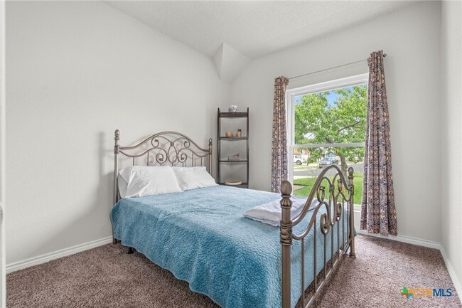 Building Photo - 2804 Bluejay Dr