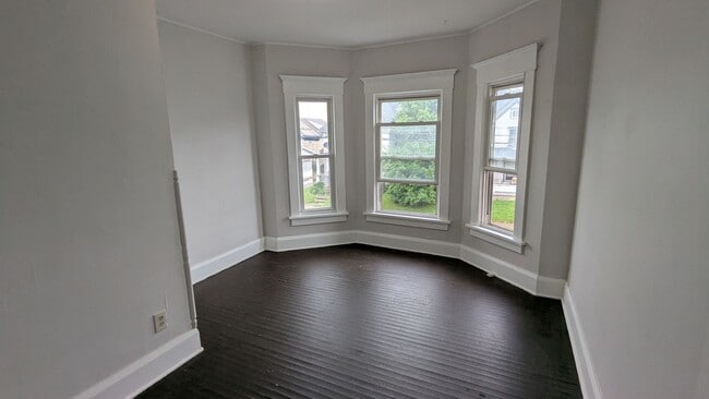 Building Photo - Charming Home for Rent in Scenic Canton: Y...