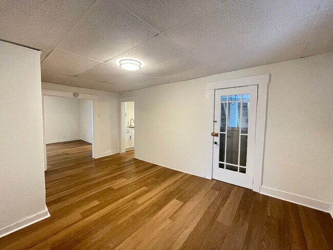 Building Photo - 33 Malvern St