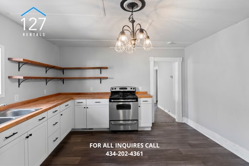 Building Photo - Single Family home w/ 3Beds & 1Full Bath