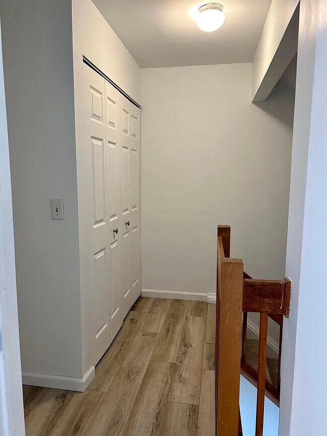 Building Photo - 85 N Main St