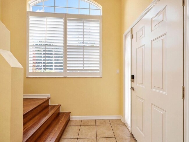 Building Photo - North Naples Condo for Rent- 2 Bedroom in Piper's Grove
