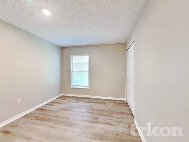 Building Photo - 649 Doe Cove Pl