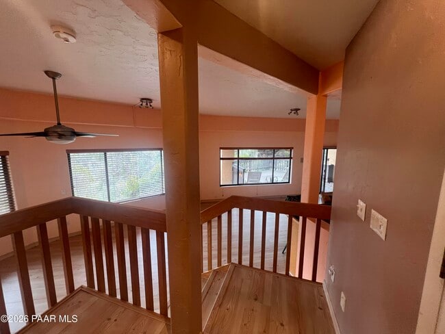 Building Photo - 3160 Rainbow Ridge Dr