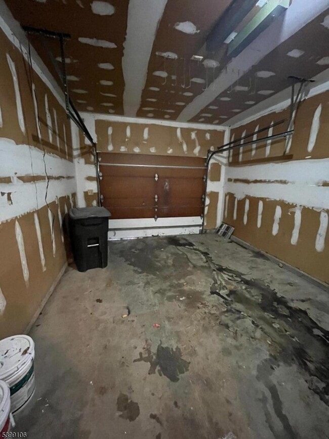 Building Photo - 430 Deerfield Ln