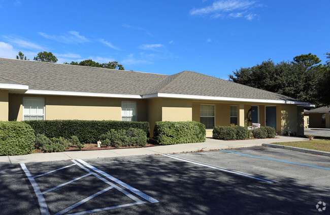 Building Photo - Elm Trace Apartments