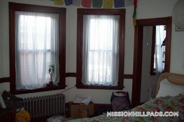 Building Photo - 174 St Alphonsus St