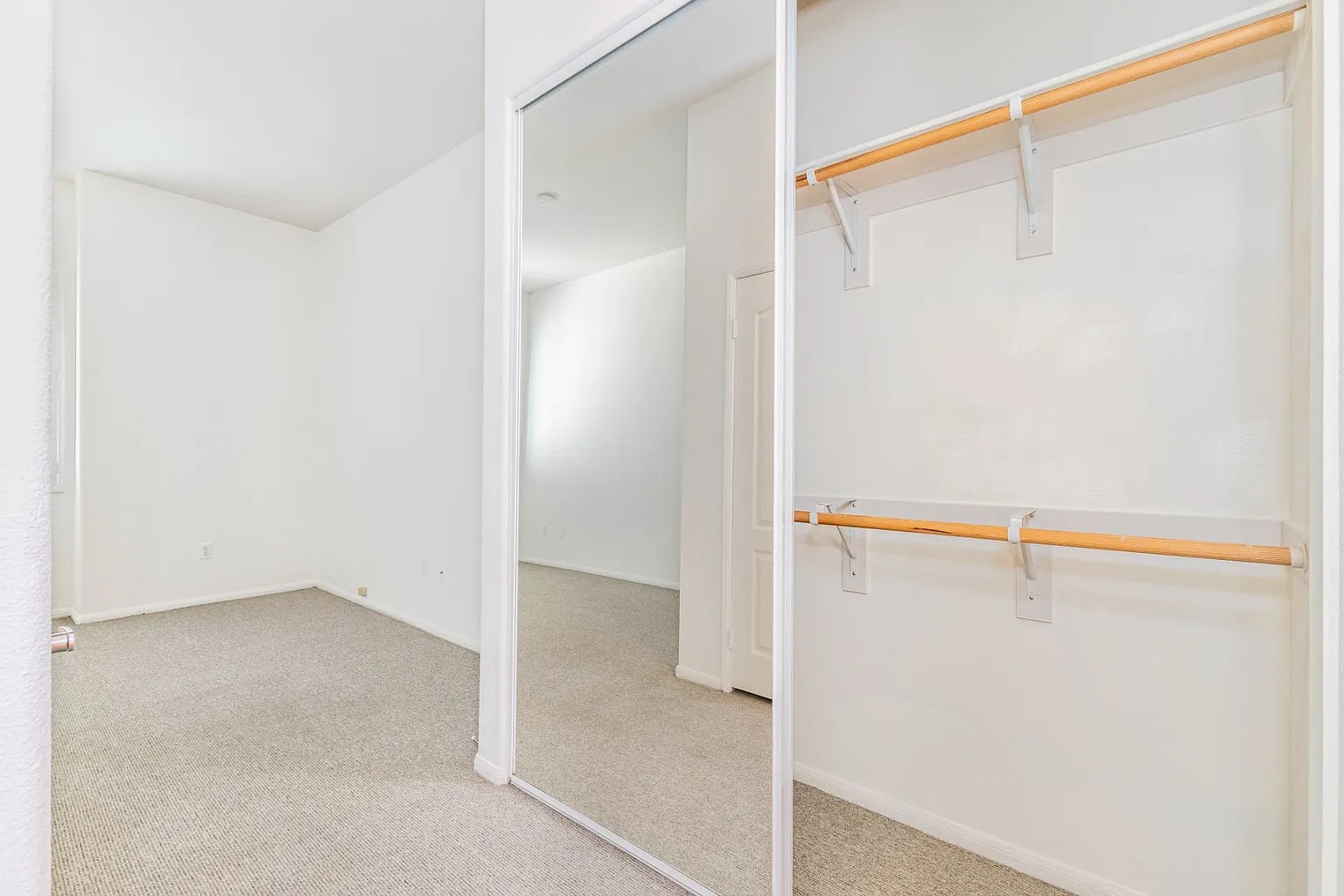 Building Photo - 4060 Glencoe Ave