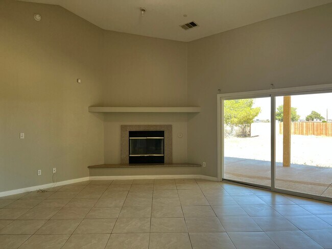 Building Photo - COMING SOON!! 4 bedrooms 2 bathroom home i...
