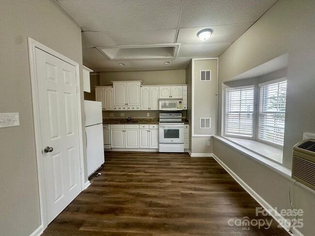 Building Photo - 13809 Stephendale Dr