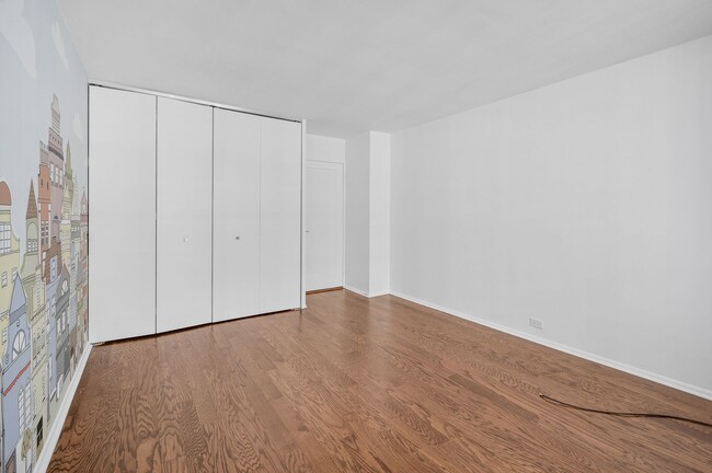 Building Photo - 4250 N Marine Dr