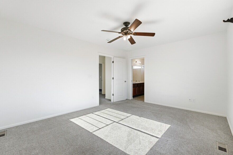 Building Photo - 25830 E Byers Pl