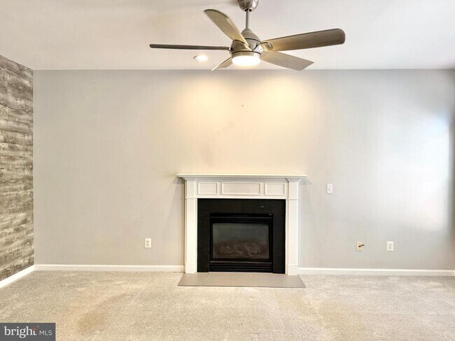 Building Photo - 35 Live Oak Ln