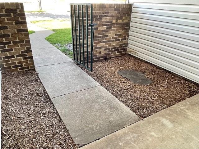 Building Photo - 838 Creekside Dr