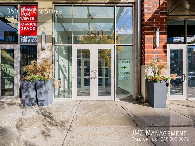 Building Photo - 350 N Main St