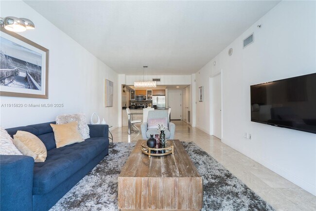 Building Photo - 1750 N Bayshore Dr