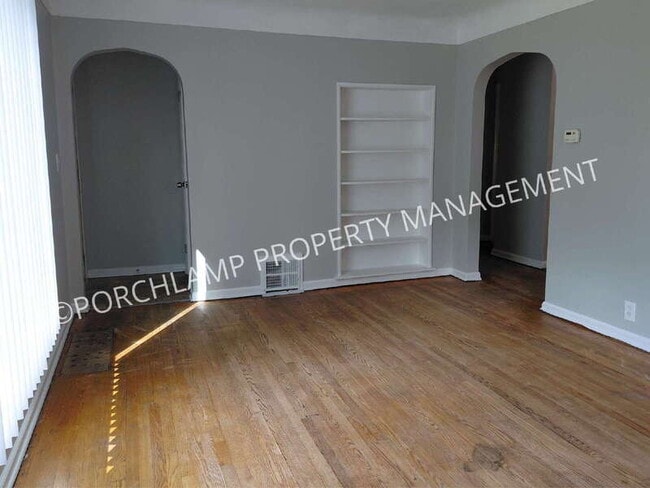 Building Photo - 1524 Edward Ave SE