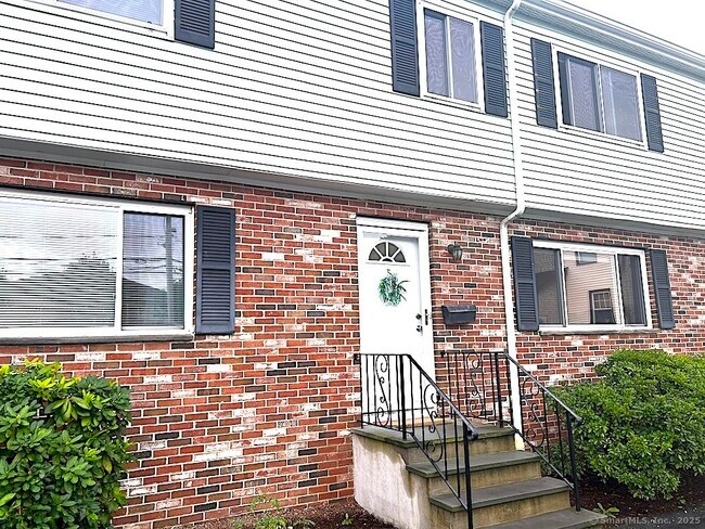 Primary Photo - 421 Hope St