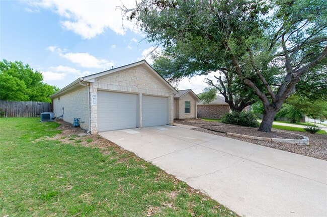 Building Photo - 3913 Orion St