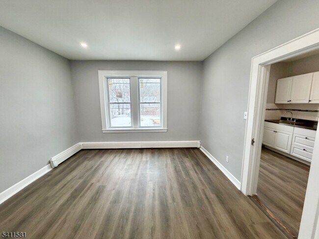 Building Photo - 310 Orange Rd