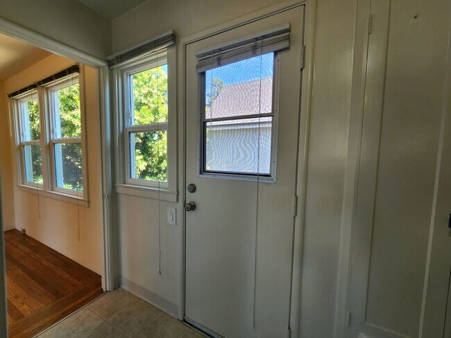 Building Photo - Luxurious Downtown Palo Alto Living - Top ...