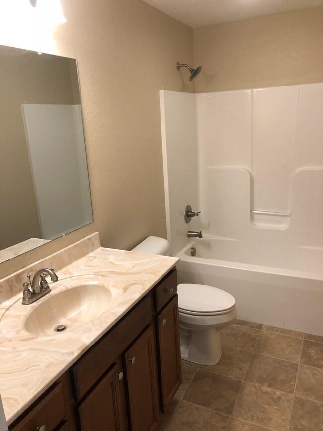 Building Photo - 2508 Fairway Dr