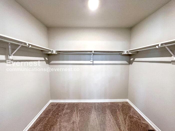 Building Photo - 6047 Mumford Dr.