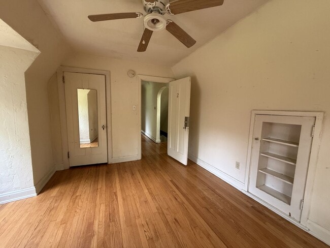 Building Photo - 3-bedroom, 2-bath student house