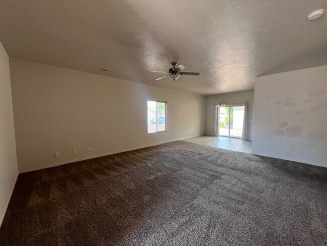 Building Photo - 441 N 2480 W