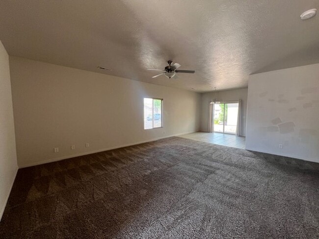 Building Photo - Grand Legacy Townhome