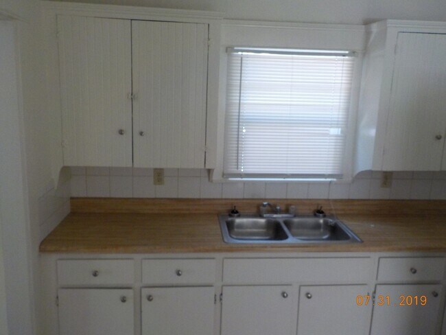 Building Photo - 1220 G St