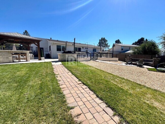 Building Photo - 3640 Inspiration Dr