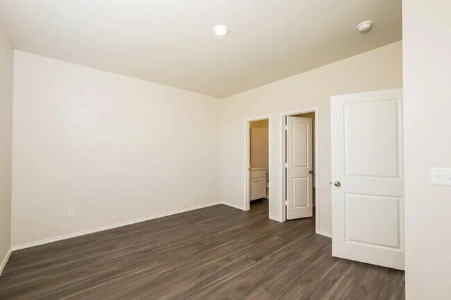 Building Photo - 1809 Crimson Lake Blvd