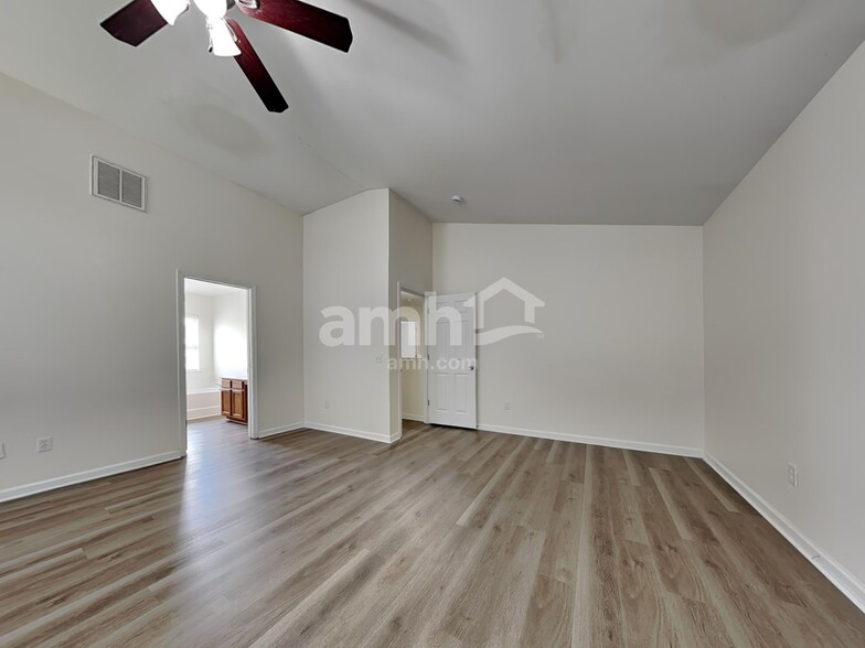 Building Photo - 97 Pine Ridge Dr