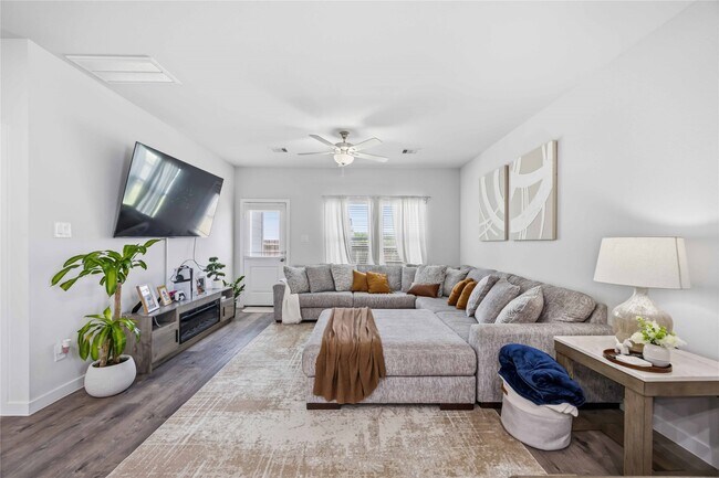 Building Photo - 11623 Prosperity Dr