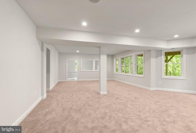 Building Photo - 7324 Statecrest Dr