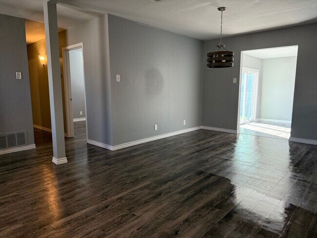 Building Photo - Zachry