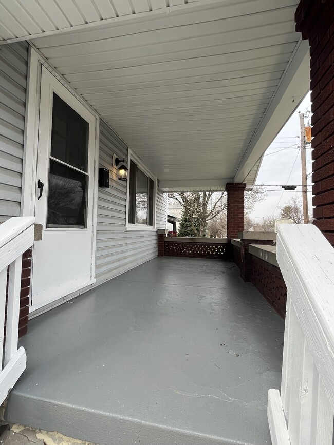 Building Photo - 1925 Brookline Ave