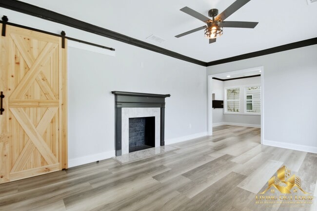 Building Photo - 1439 Westridge Rd SW