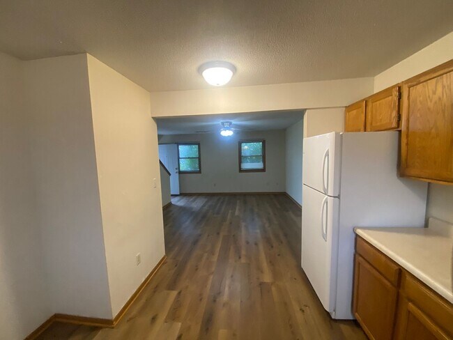 Building Photo - Sunflower 2604-2606